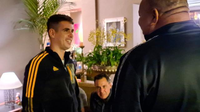 奥斯卡现身巴西与艾克森重逢 最快要等到七月归队